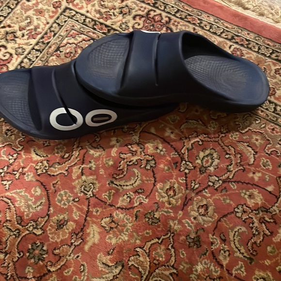 OOFOS unisex navy blue slides sandals - Picture 4 of 9